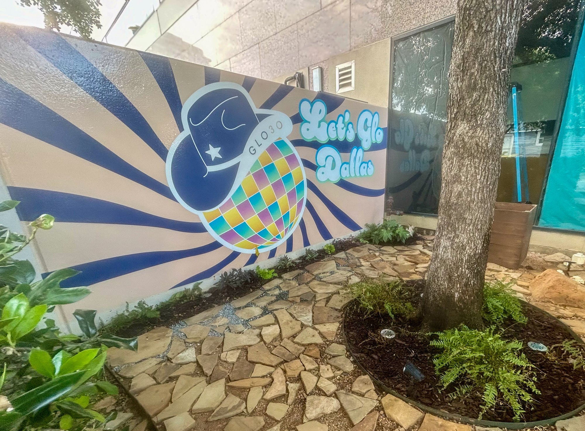 Glo30 Mural Wall